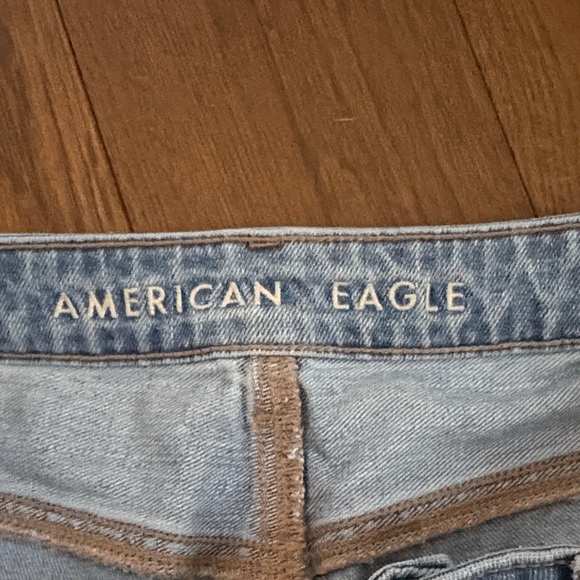 American Eagle Distressed Light Blue Women's Mom Jeans - Picture 2 of 5